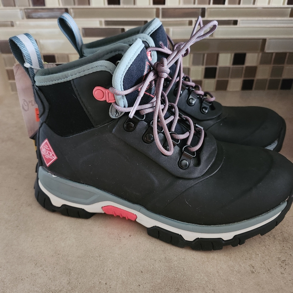 Muck Boots Women Size 5